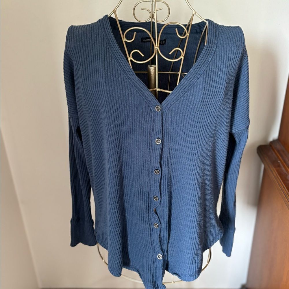 Abercrombie & Fitch Ribbed Button Down V-Neck Top XS Blue